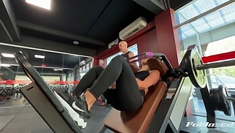 A Solo Teen Brunette'S Gym Workout And Onlyfans Shoot In High Definition