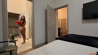 Step-Sis Sleeps Naked: An Erotic Fantasy